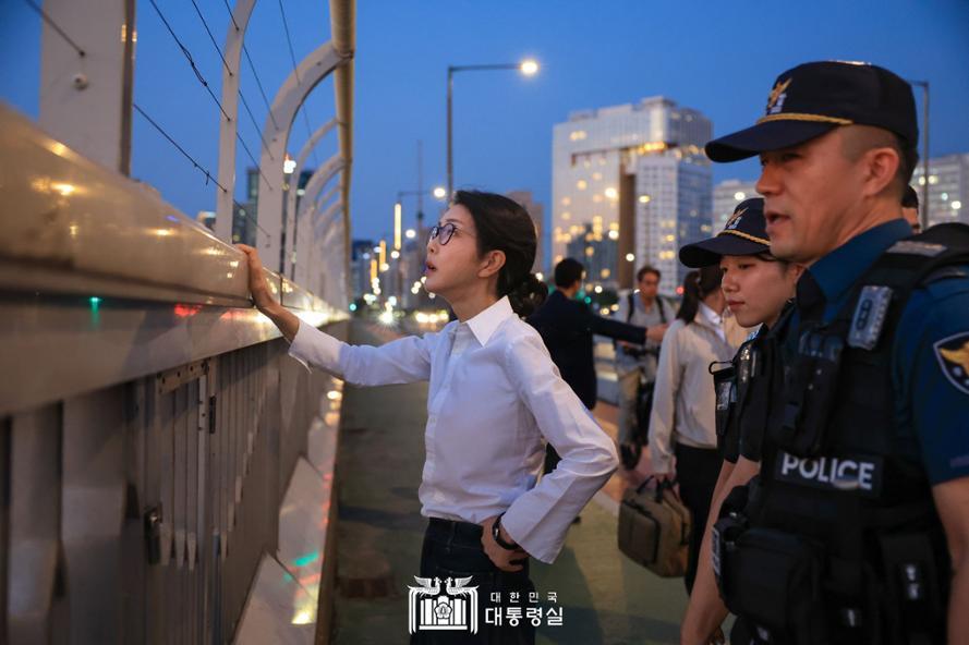 김건희 이미지